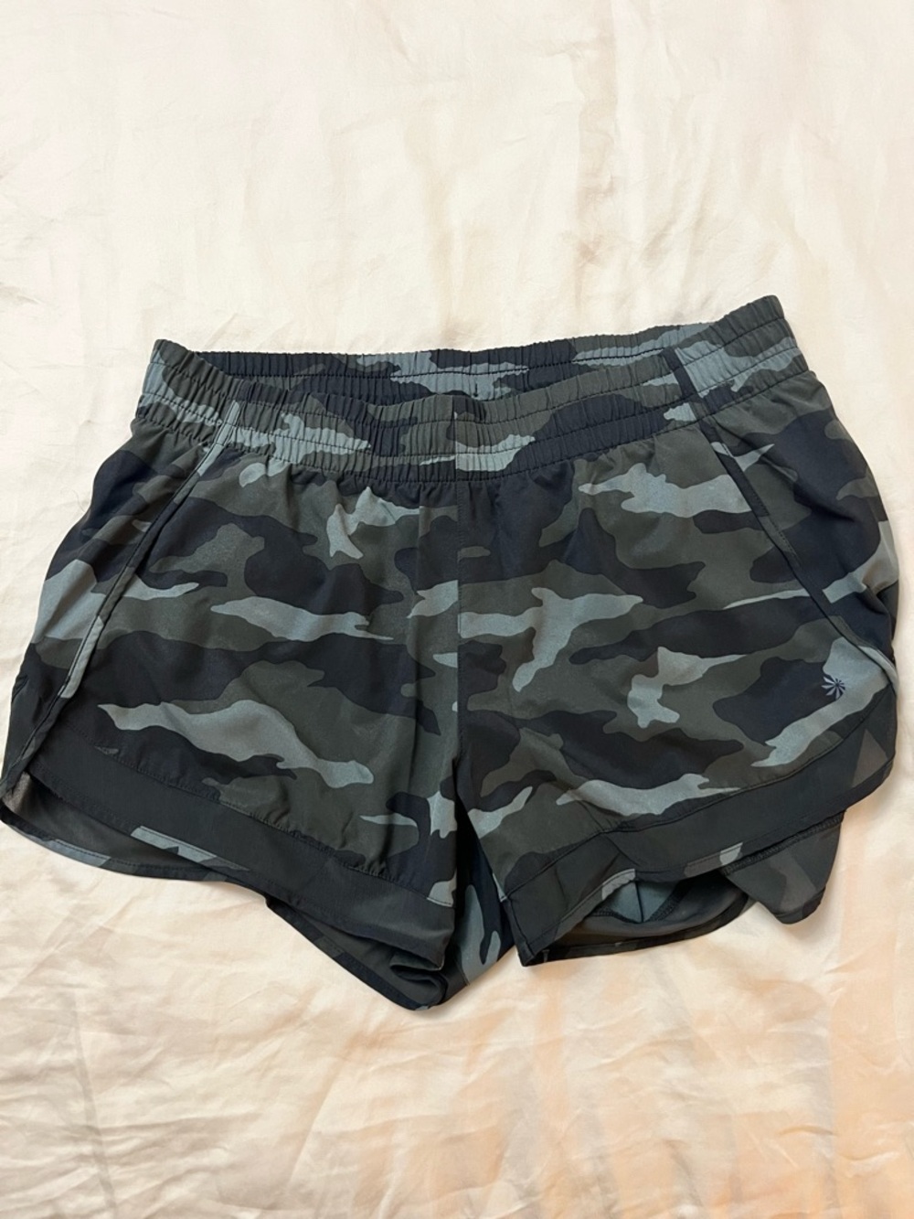 Athleta Camo Running Shorts sz M